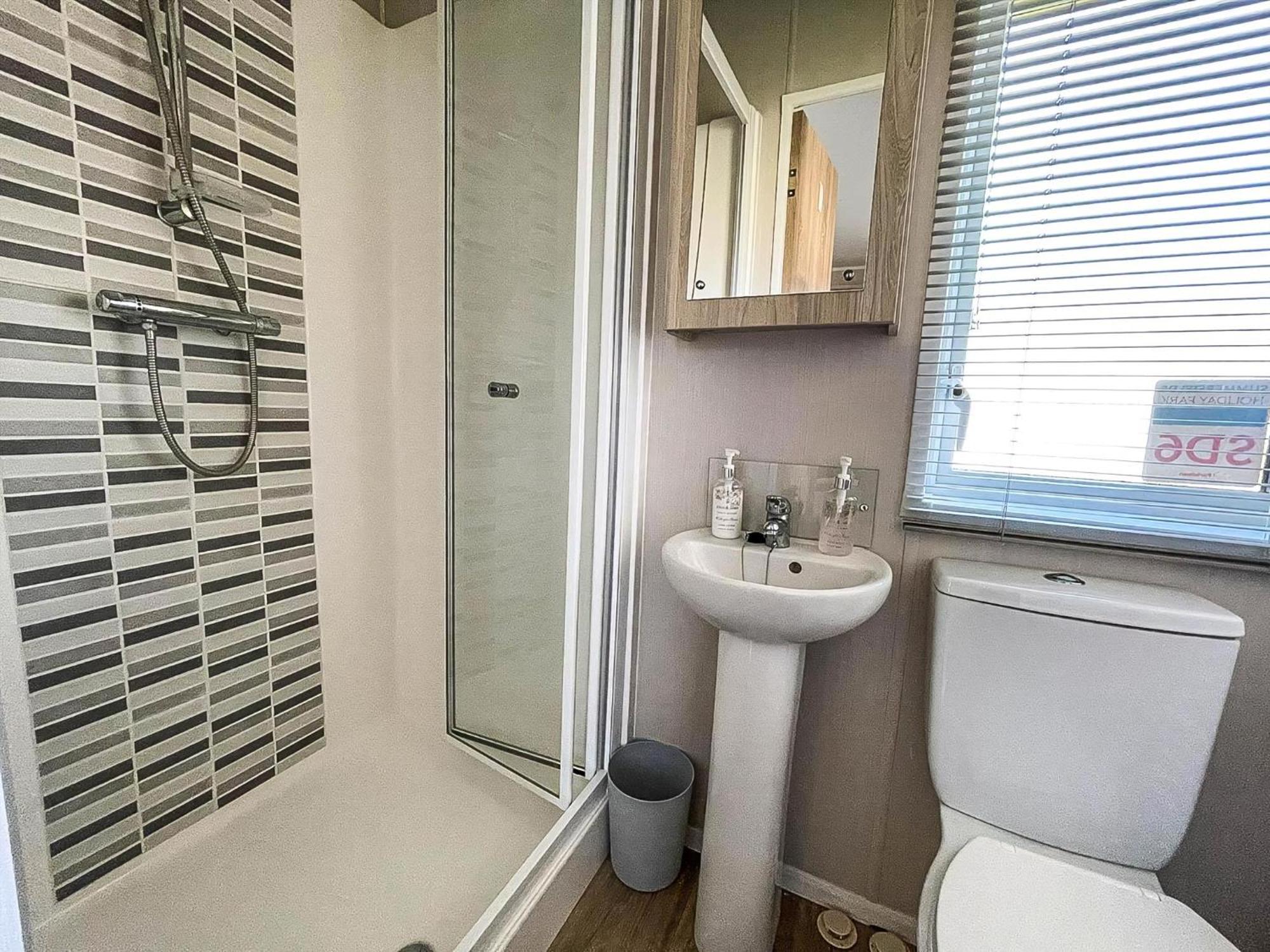 Scratby Wonderful 6 Berth Caravan For Hire By A Stunning Norfolk Beach Ref 19006Sd מראה חיצוני תמונה